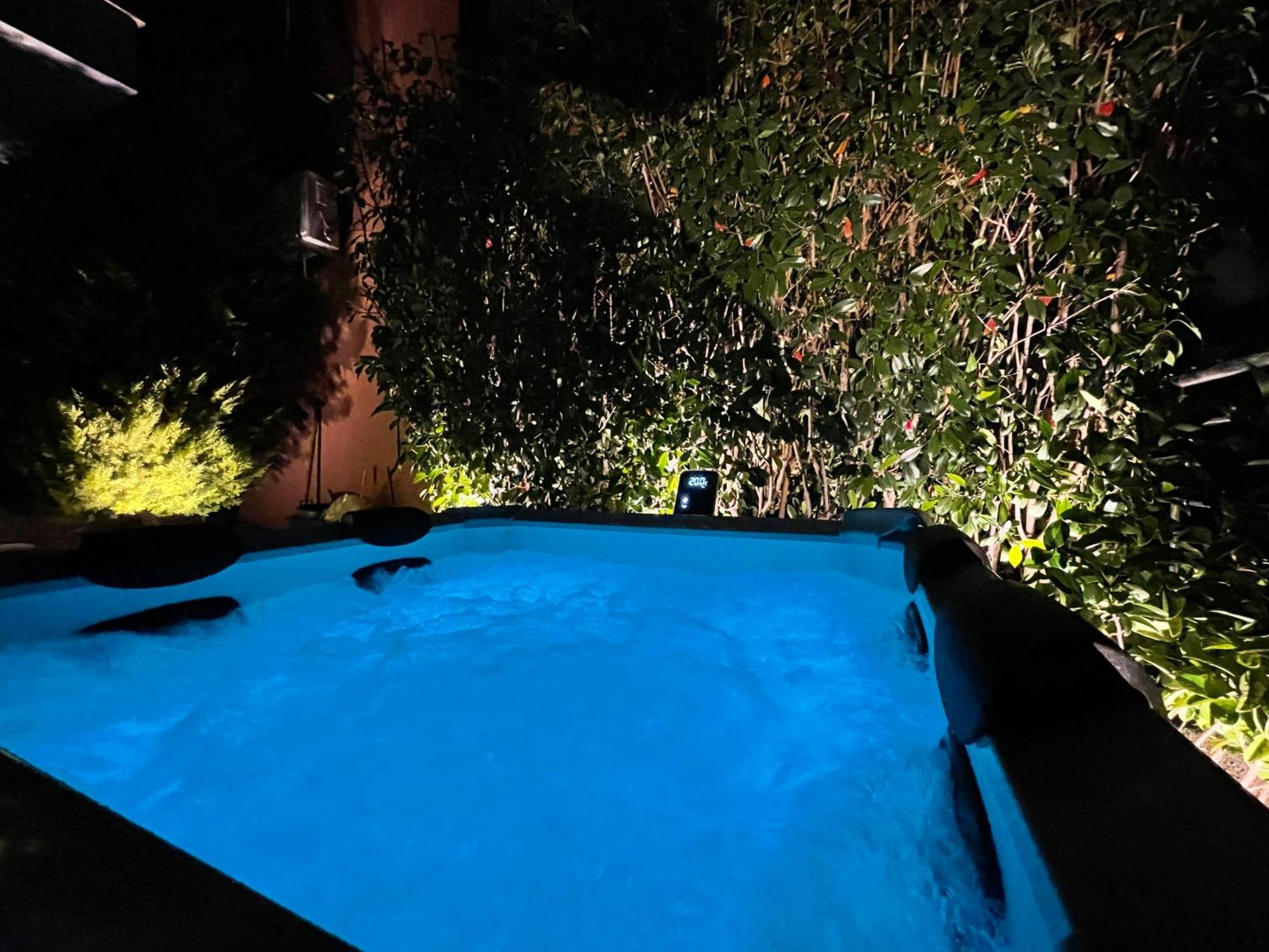 Acacia Hill Apartments ヘルツェグ・ノヴィ エクステリア 写真